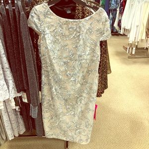 Dress / silver white